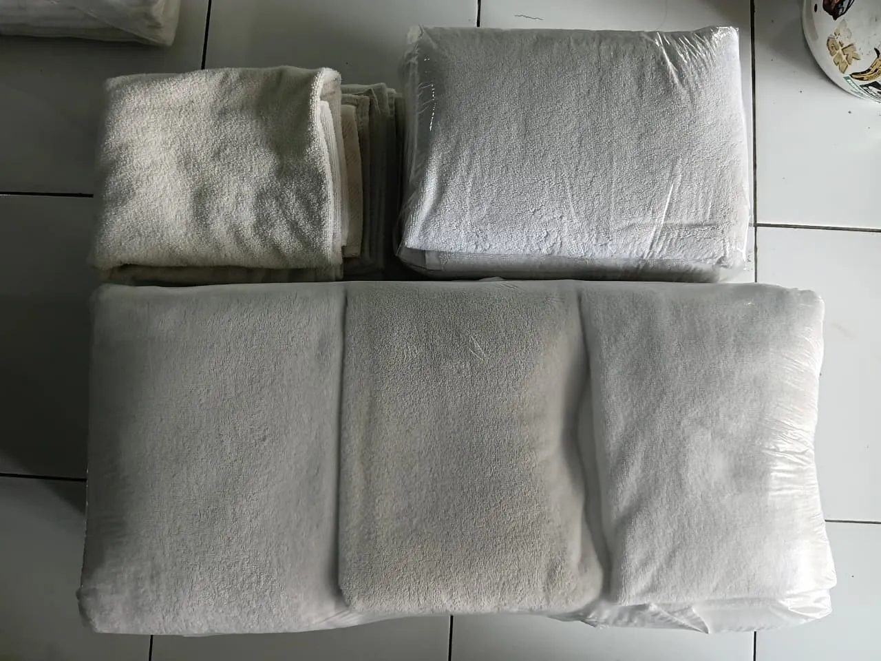 Cuci linen Hotel Hanya di Mr Laundry